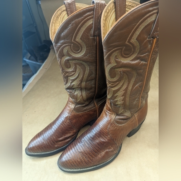 Tony Lama boots men's size 9.5EE. Exotic Genuine Brown Teju Lizard leather class - Picture 1 of 12
